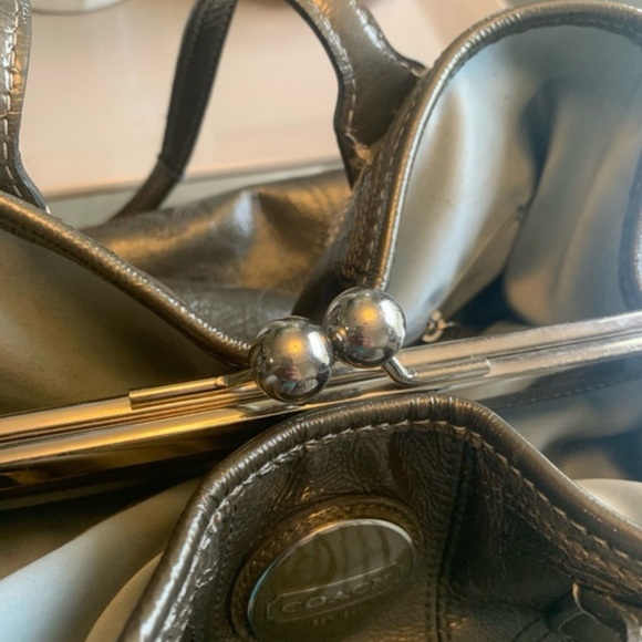 Coach Green Metallic Leather Signature Stitched Satchel Shoulder Bag Purse - Picture 5 of 7